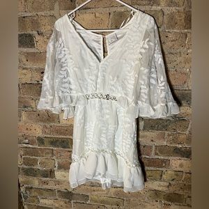 Selfie Leslie white dress with fan shirt sleeves, worn once